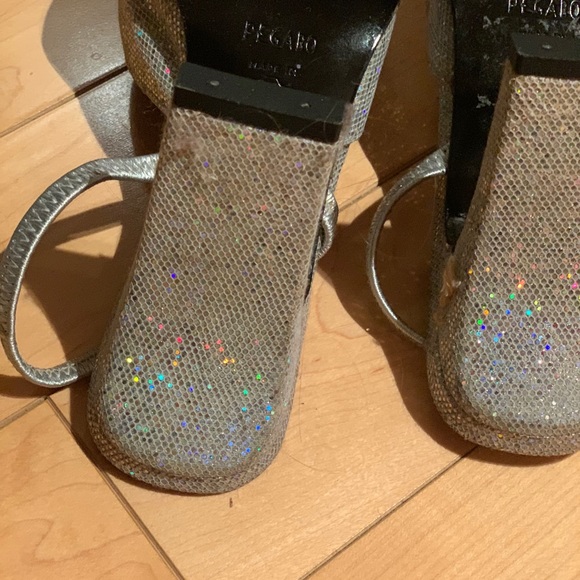 Previously worn, sparkly, silver shoes. - Picture 4 of 5